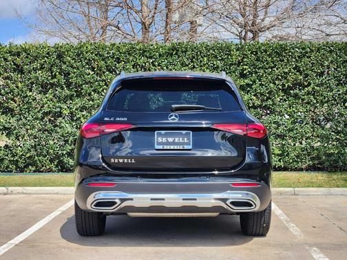 2026 Mercedes-Benz GLC 300 Base