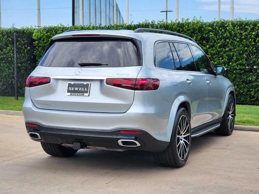 2025 Mercedes-Benz GLS 450 4MATIC