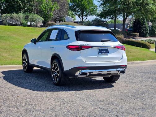 Polar White 2025 Mercedes-Benz GLC 350e Base 4MATIC