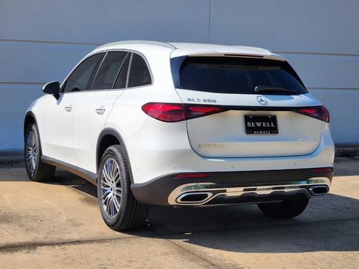 2026 Mercedes-Benz GLC 300 Base