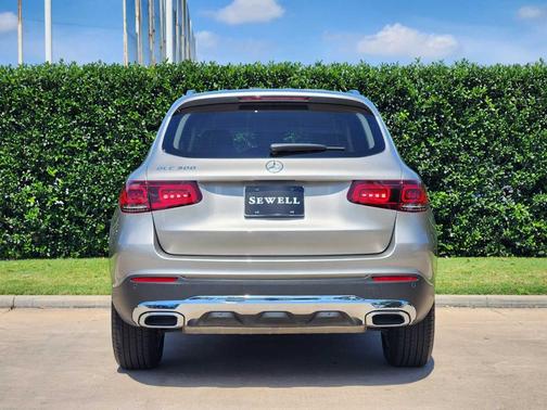 Mojave Silver Metallic 2022 Mercedes-Benz GLC 300 Base