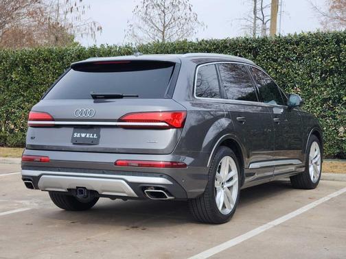 2025 Audi Q7 55 Premium Plus
