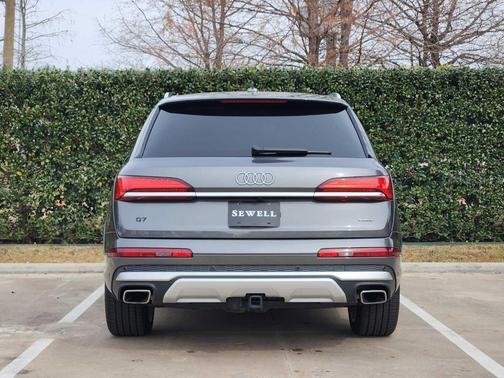 2025 Audi Q7 55 Premium Plus
