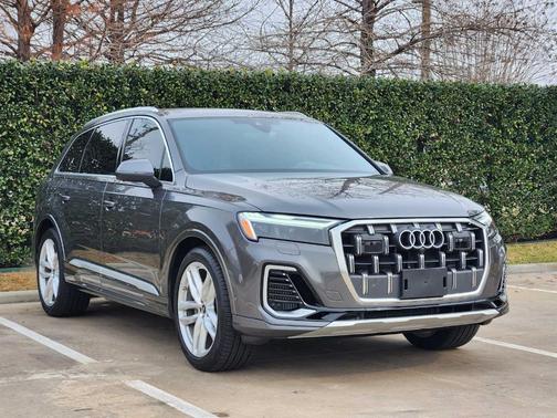 2025 Audi Q7 55 Premium Plus