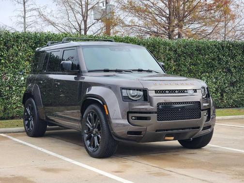 2025 Land Rover Defender OCTA