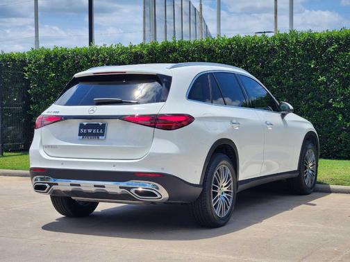 Polar White 2026 Mercedes-Benz GLC 300 Base