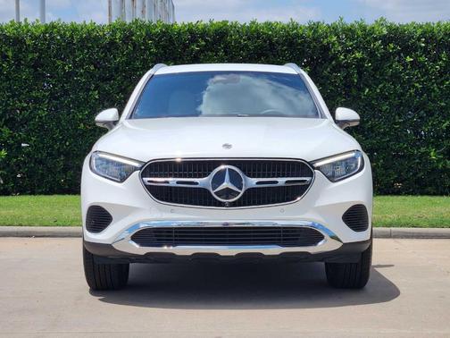 Polar White 2026 Mercedes-Benz GLC 300 Base