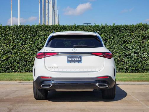 2025 Mercedes-Benz GLC 300 Base