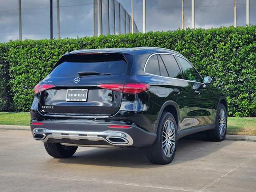 Black 2026 Mercedes-Benz GLC 300 Base