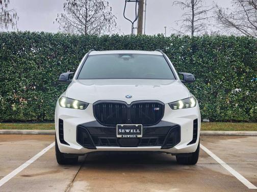 2025 BMW X5 M60i