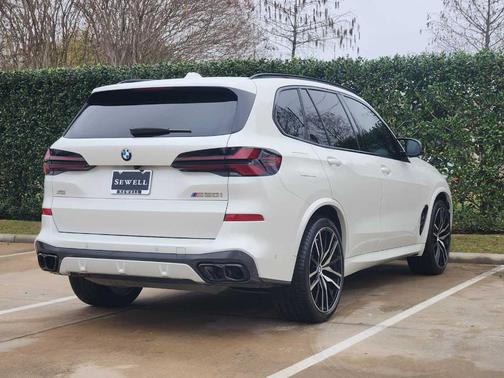 2025 BMW X5 M60i