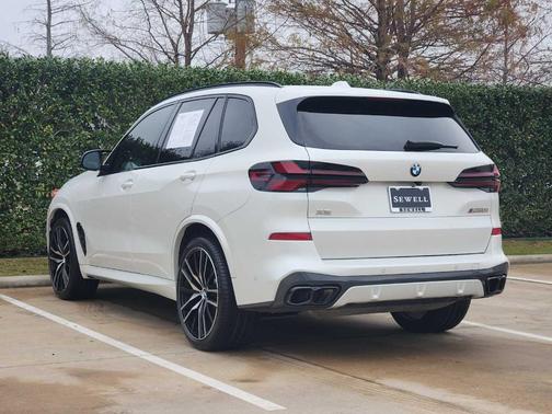 2025 BMW X5 M60i