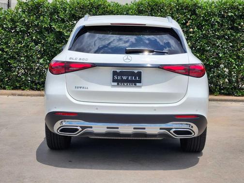 2025 Mercedes-Benz GLC 300 Base