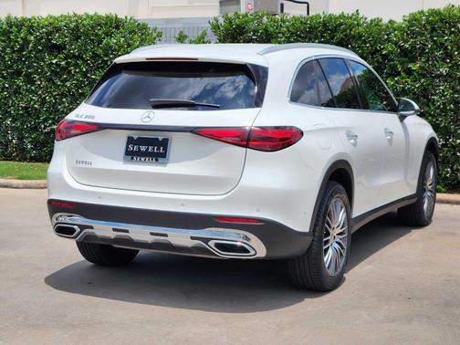 2025 Mercedes-Benz GLC 300 Base