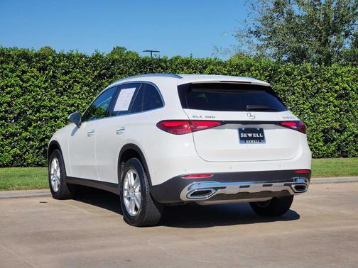 2025 Mercedes-Benz GLC 300 Base