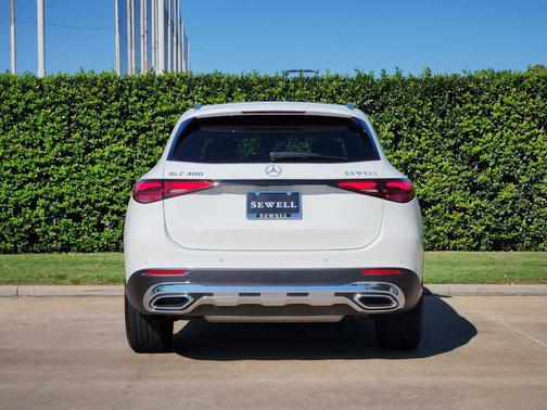 2025 Mercedes-Benz GLC 300 Base