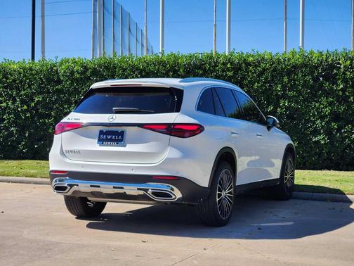 2025 Mercedes-Benz GLC 300 Base