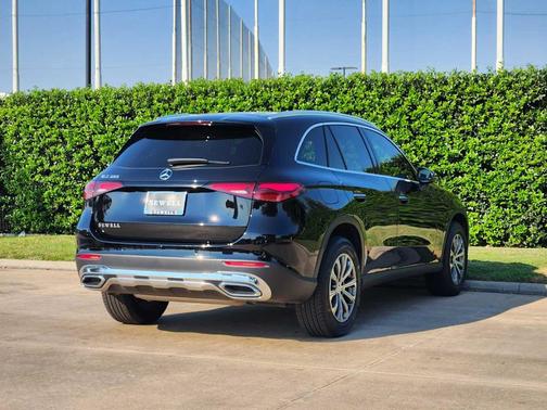 2025 Mercedes-Benz GLC 300 Base