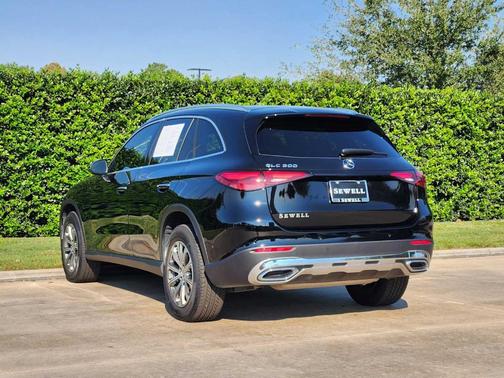 2025 Mercedes-Benz GLC 300 Base