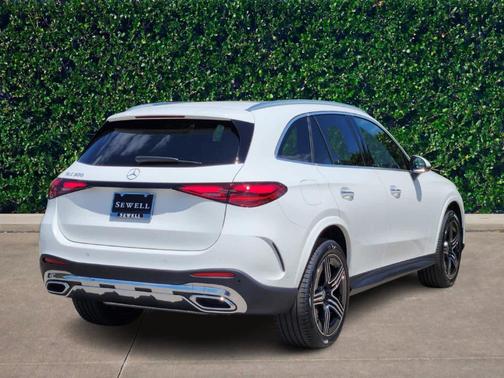 2025 Mercedes-Benz GLC 300 Base