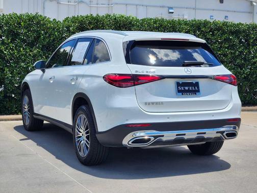 2025 Mercedes-Benz GLC 300 Base