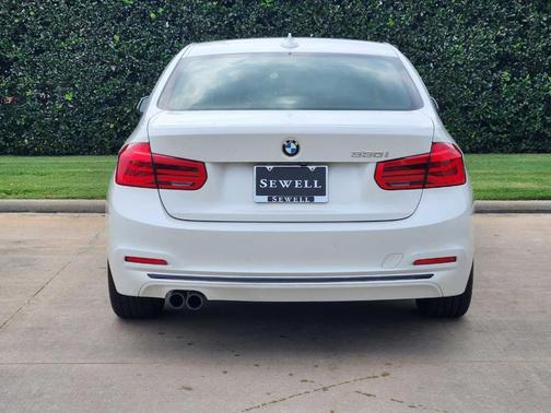 2018 BMW 330 i