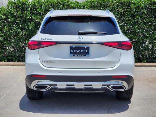 2025 Mercedes-Benz GLC 300 Base