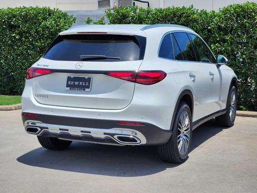 2025 Mercedes-Benz GLC 300 Base