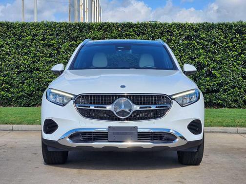 MANUFAKTUR Moonlight White Metallic 2026 Mercedes-Benz GLC 300 Base