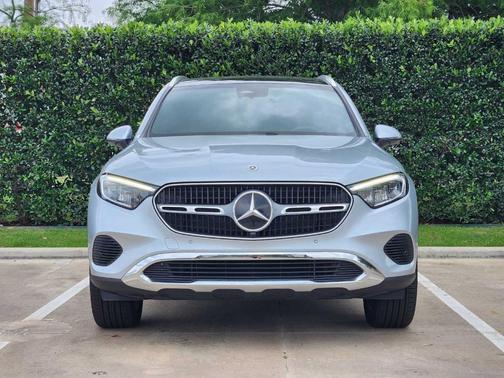 Cirrus Silver Metallic 2026 Mercedes-Benz GLC 300 Base