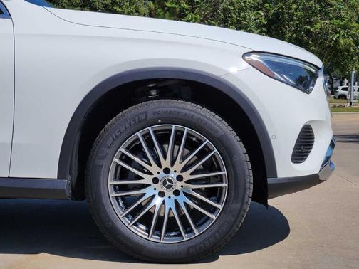 2026 Mercedes-Benz GLC 300 Base