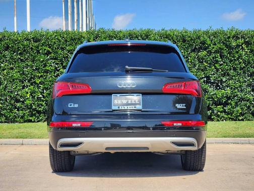 Mythos Black Metallic 2018 Audi Q5 2.0T Tech Premium