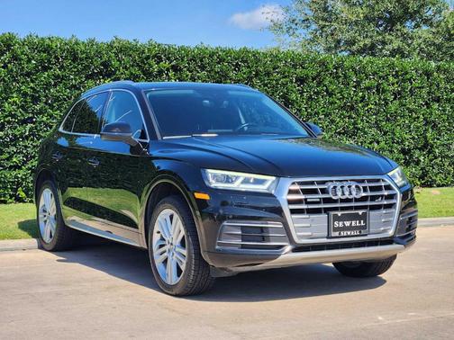 Mythos Black Metallic 2018 Audi Q5 2.0T Tech Premium