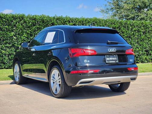 Mythos Black Metallic 2018 Audi Q5 2.0T Tech Premium