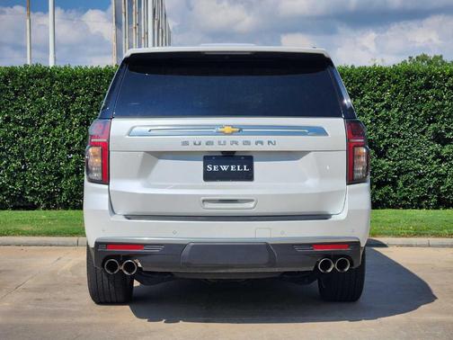 Iridescent Pearl Tricoat 2024 Chevrolet Suburban High Country
