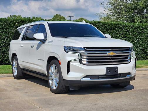 Iridescent Pearl Tricoat 2024 Chevrolet Suburban High Country