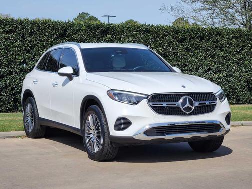 2026 Mercedes-Benz GLC 300 Base