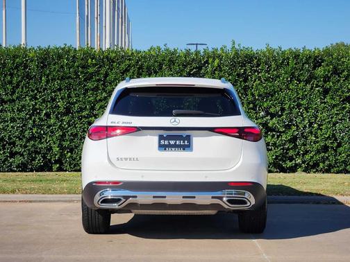 2025 Mercedes-Benz GLC 300 Base