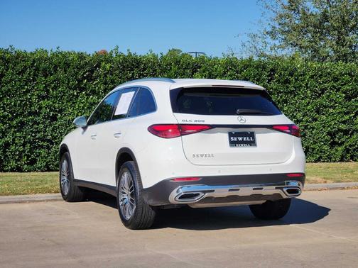 2025 Mercedes-Benz GLC 300 Base