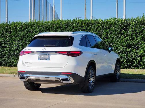 2025 Mercedes-Benz GLC 300 Base