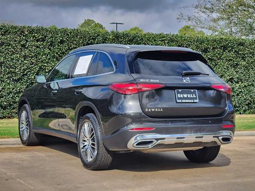 2026 Mercedes-Benz GLC 300 Base
