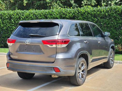 2018 Toyota Highlander LE