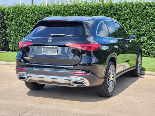 2025 Mercedes-Benz GLC 300 Base