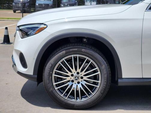 2025 Mercedes-Benz GLC 300 Base 4MATIC
