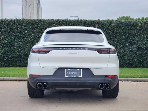 Carrara White Metallic 2022 Porsche Cayenne S Coupe AWD