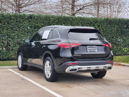 2026 Mercedes-Benz GLC 300 Base