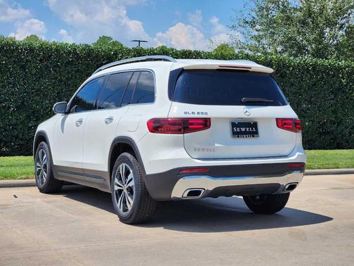 2025 Mercedes-Benz GLB 250 Base