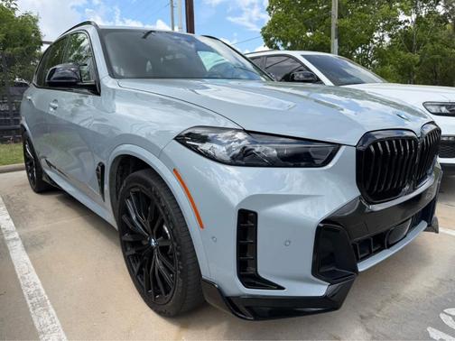 Gray Metallic 2024 BMW X5 sDrive40i