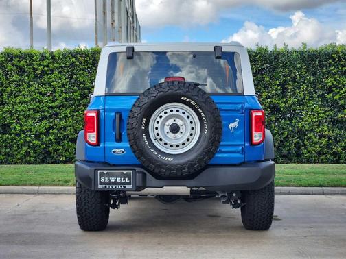 2023 Ford Bronco Base