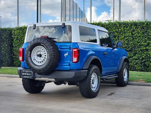 2023 Ford Bronco Base